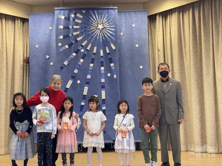 台語班兒童合唱團演唱