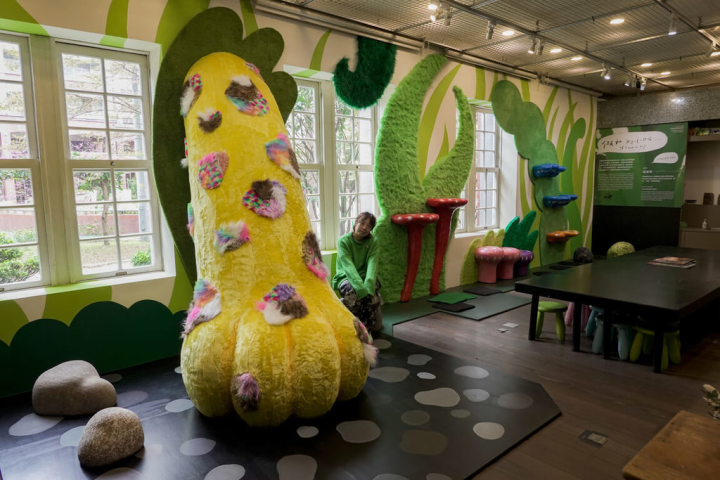 台北當代藝術館U12小玩藝空間3月1日起將推出年度主題展「假如我是一隻小螞蟻」，邀請藝術家蔡潔莘透過大型作品打造森林世界，以螞蟻視角作為想像起點，讓孩童以嶄新眼光重新探索世界。（台北當代藝術館提供）