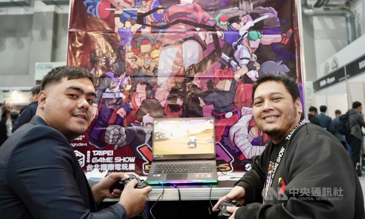 Walter Manalo (right) of Philippine games developer Ranida Games. CNA Photo Feb. 2, 2023
