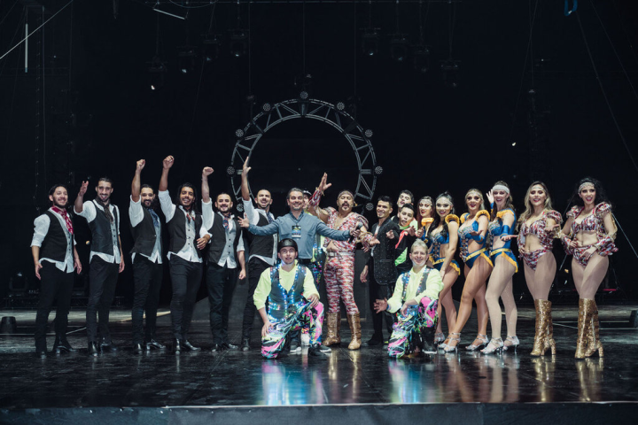 「美國驚奇大馬戲團」（VIVA LE CIRQUE）匯集太陽劇團等全球特技表演菁英，不斷挑戰超高難度的新銳特技，2日在台北小巨蛋彩排，3日即將正式在台演出。（寬宏藝術提供）