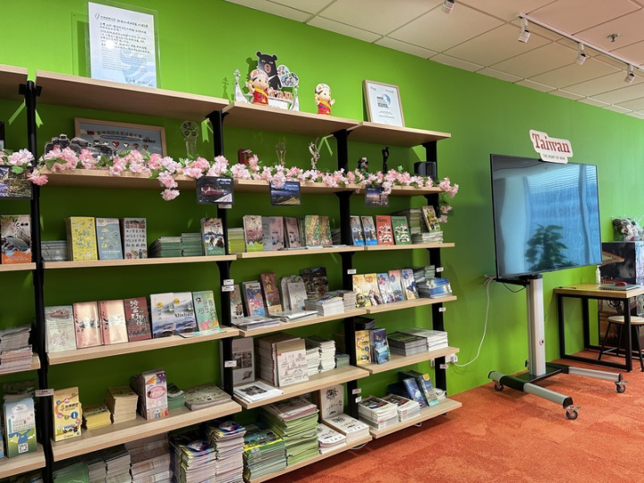 觀光局駐新加坡辦事處大廳展示各類台灣旅遊資訊。攝於1月9日。