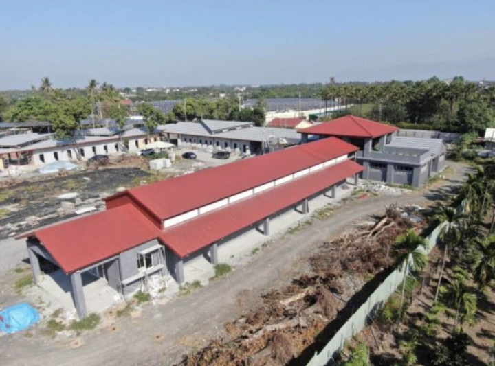 屏東縣政府為解決流浪犬貓收容空間不足問題，獲農委會補助逾新台幣2億元，打造占地3.7公頃的屏東縣立動物之家「毛小孩樂園」，預計112年底前完工啟用，完工後可收容犬500隻、貓80隻、野生動物留置270隻，將改善動物收容壓力、提升收容動物福利。（屏東縣政府提供）