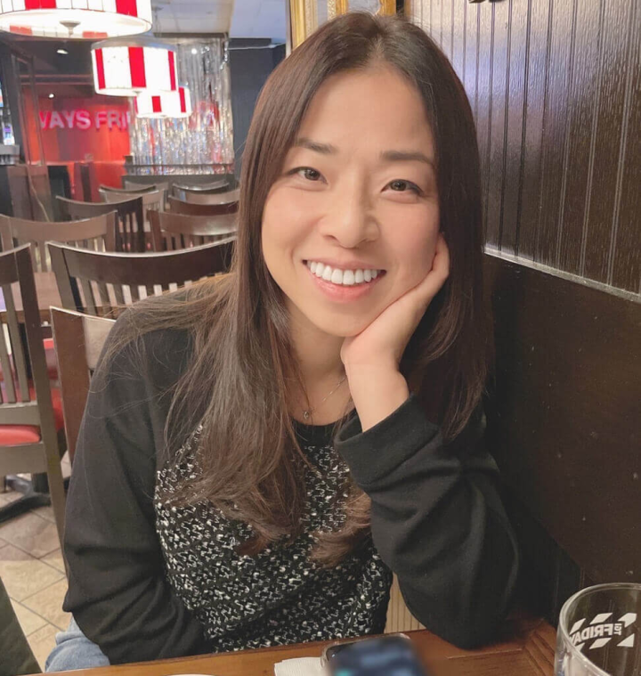 東海岸3鄉鎮長久沒有駐點牙科醫師，在台北執業10餘年的台東媳婦楊菁（圖）為丈夫回到成功鎮，成為東海岸唯一的牙科醫師，地方傳為佳話。（部東醫院提供）