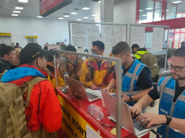 Members of a Taiwanese search and rescue team check in at a United Nations-run disaster response center in Adana, Turkey. CNA photo Feb. 7, 2023.