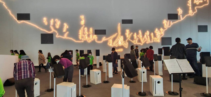 內惟藝術中心自去年11月試營運至今，又以裝置於入口，由法國音場設計與聲學藝術家阿蘭・馮榭（ALAIN FRANÇAIS）帶來的〈LEARPRINT內惟聲響實驗〉作品，最令人驚艷。