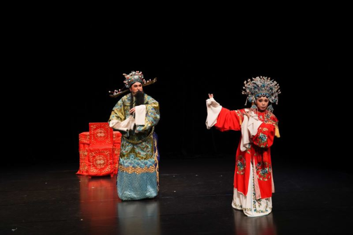 圖為【財團法人廖瓊枝歌仔戲文教基金會】演出廖瓊枝藝師傳承拿手好戲《王寶釧》。