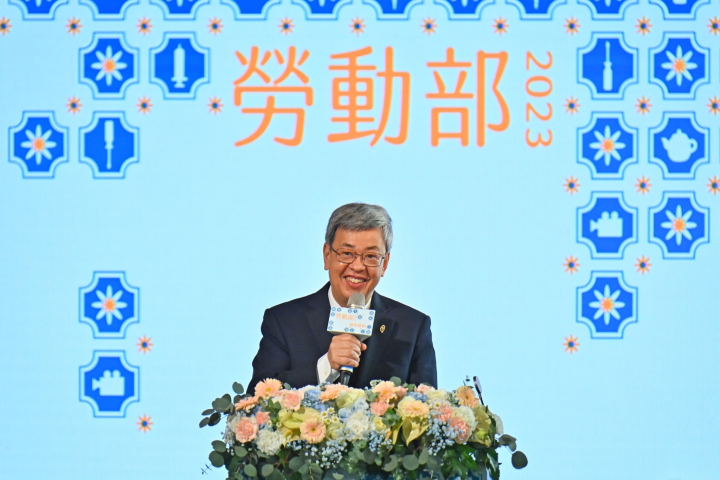 陳揆：政府完善各項照顧勞工政策 讓臺灣社會更溫暖且堅韌