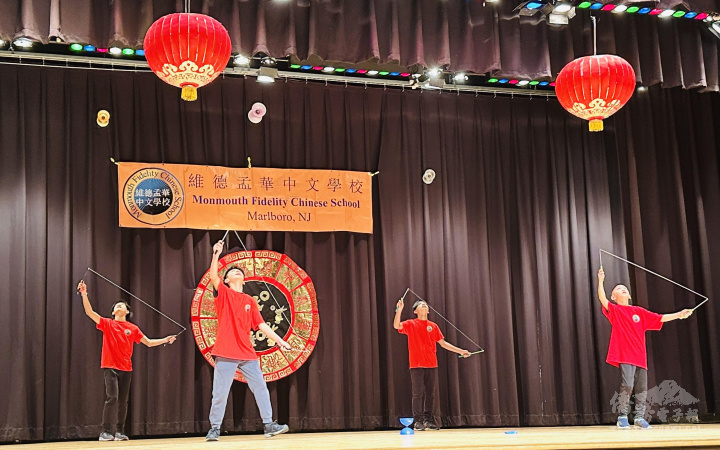 扯鈴班精彩的表演