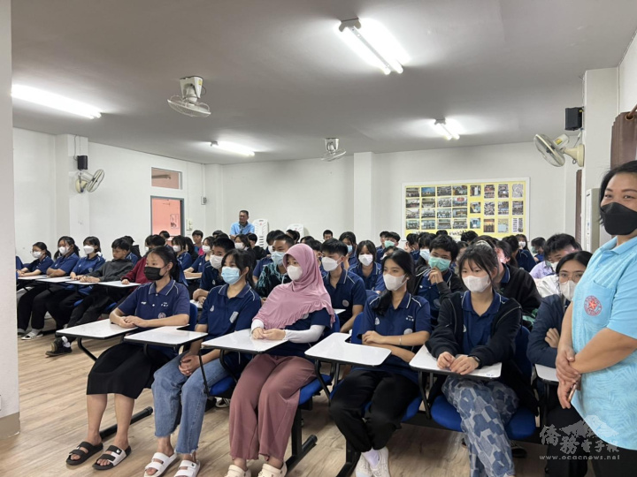 華雲學校師生國中二三年級學生參與烘焙體驗教學