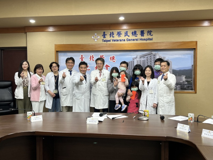 台北榮民總醫院兒童腎臟移植團隊自109年8月起已成功完成6例困難兒童及青少年大愛腎臟移植，29日上午舉行記者會分享成果。