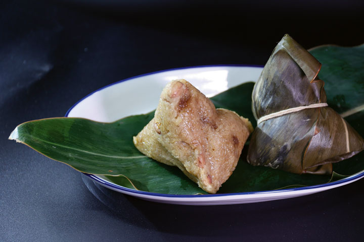 青草在生活層面運用很廣，包粽子、草仔粿的原料，或是路邊奉茶的飲品，都是台灣青草文化的一環。