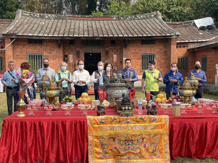 桃園市大溪區擁有逾百年歷史的「簡送德古宅」修復工程8日正式開工，預計民國113年10月竣工，將成為符合現代使用需求的觀光旅遊景點。（桃園市文化局提供）