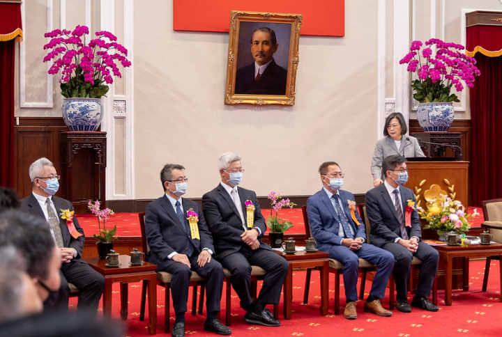 總統接見「第24屆國家建築金質獎及第19屆國家品牌玉山獎得獎代表」，並致詞