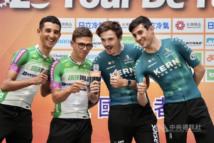 Riders from Italy and Spain show their excitement for Tour de Taiwan.