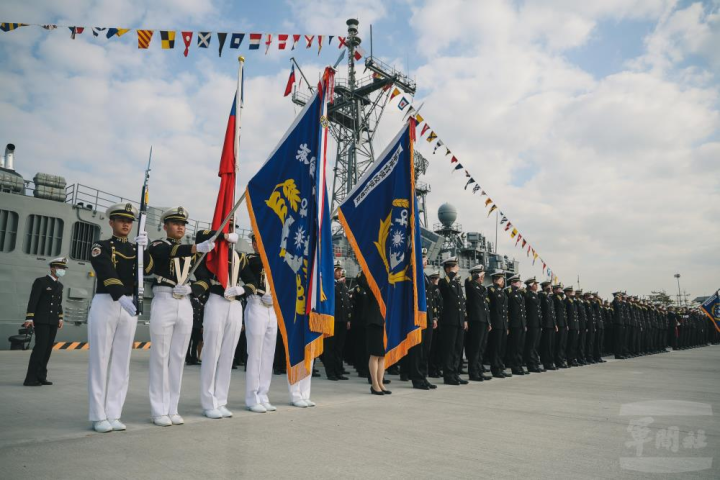 官兵精神抖擻，展現高昂士氣與達成任務的堅定決心。（青年日報提供）
