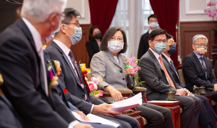 蔡英文總統14日上午接見「第24屆國家建築金質獎及第19屆國家品牌玉山獎得獎代表」