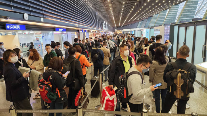 內政部統計，2022年來台旅客89.6萬人次，其中以來自越南的旅客最多，美國、日本居次。(圖：中央社)