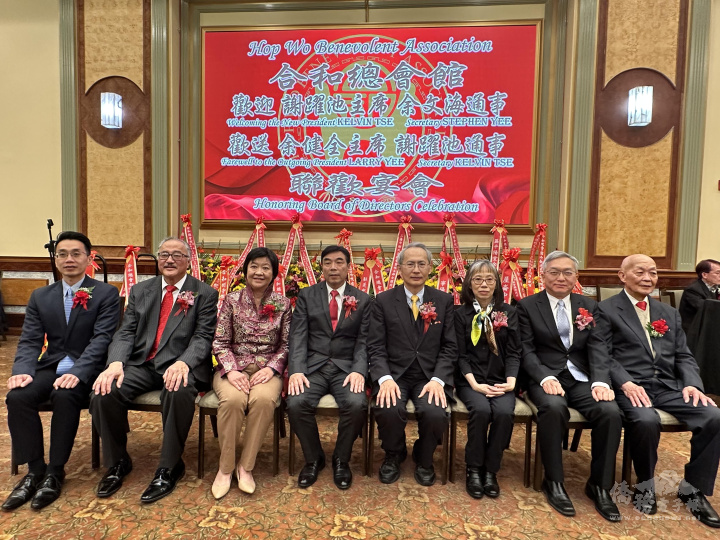 由左至右:蘇上傑、余健全、謝躍池伉儷、賴銘琪伉儷、朱永昌、余文海