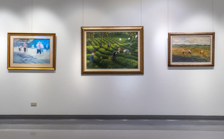 藝術家陳甲上素有「台灣米勒」之稱，今年90歲高齡辭世。高雄市文化局精選45件經典作品，在高雄文化中心至美軒舉辦「詠留情－陳甲上創作回顧展」。（高雄市文化局提供）