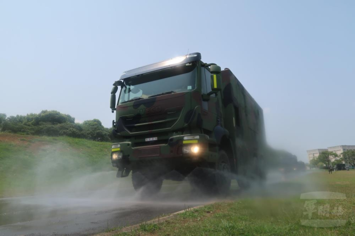 陸軍36化學兵群偵消三連日前實施基地期末鑑測，驗證化學兵專業專長。（陸軍第十軍團提供）