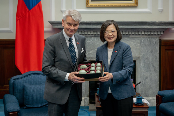 President Tsai Ing-wen meets with a delegation led by Vice-president of the French Senate Alain Richard.