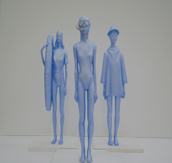 新北哈客青年智庫團策劃「主客觀—跨域藝術創作特展」，呈現5名客籍青年在不同藝術領域的創作，即日起在客家文化園區展出至9月29日。圖為雕塑創作者邱俊維作品「水樂園」。（新北市客家局提供）