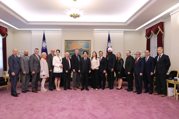 副總統與「加拿大聯邦眾議院外交及國防事務訪問團」合影