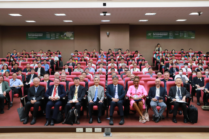 國際天然災害防治研究學會（INTERPRAEVENT）17至21日在中興大學舉辦國際天然災害防治研討會，共有來自歐洲、亞洲、美洲及非洲的16國、200多名專家學者與會。