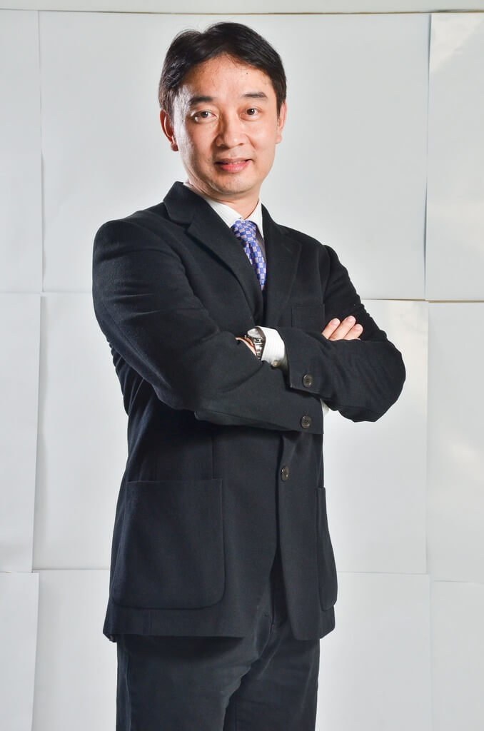 台灣科技大學數位學習與教育研究所講座教授黃國禎提出創新教學策略，研發互動式學習系統，助學生理解和學習抽象觀念，獲選國科會傑出特約研究員。（台科大提供）