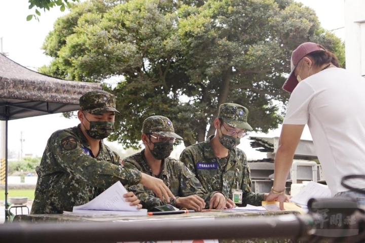 陸軍步兵257旅砲兵營日前辦理教育召集訓練，首日為召員幹部報到。（陸軍第十軍團提供）