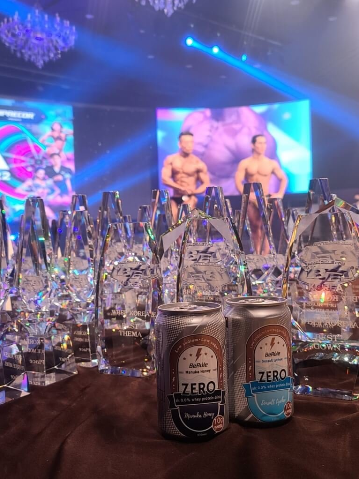 台灣團隊研發的無酒精啤酒味乳清飲料BeRule，在2022年韓國健身大會也受到關注。（王婷嘉提供）