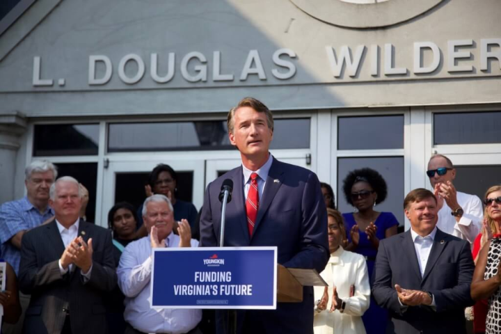 美國維吉尼亞州州長楊金（前）4日宣布，將在24至29日率團訪問台北、東京與首爾。訪台期間將與總統蔡英文會晤。（圖取自facebook.com/GlennYoungkin）