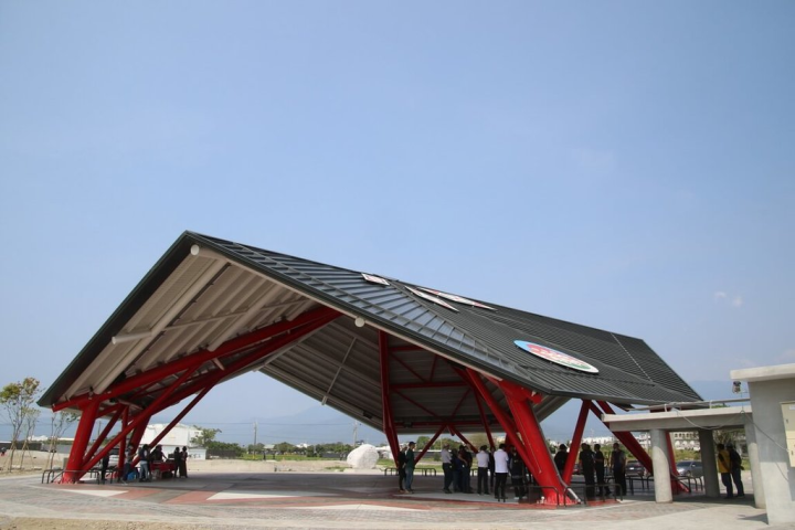 台東馬當部落文化聚會所含公園面積逾1800坪，將於4月底完工，今年7月族人即可在全新場地舉行豐年祭，未來也將供老幼族人學習空間。（台東縣政府提供）