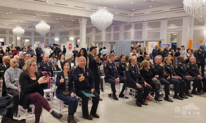 陳錦玲與國會議員蔣振宇(Paul Chiang)合照