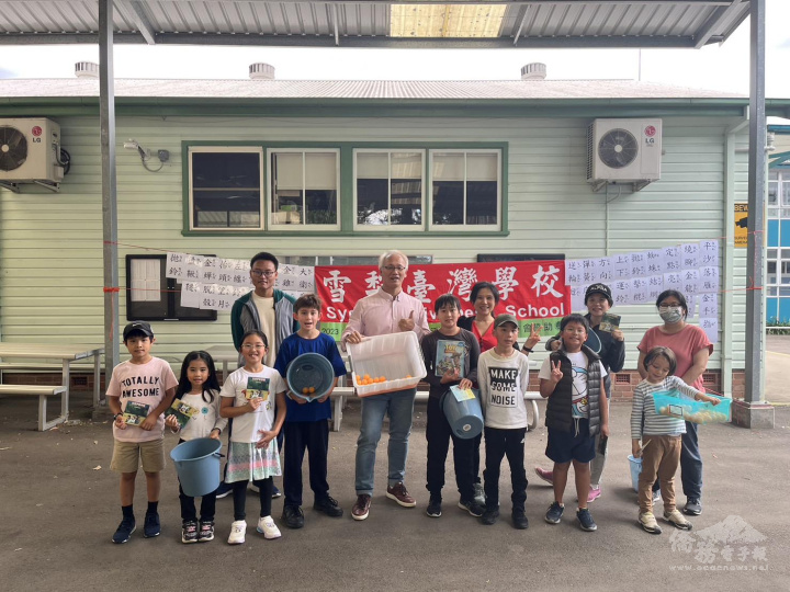 如履薄冰運桌球合影