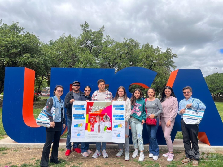 聖安東尼當地年輕學生也到場參加了解課程