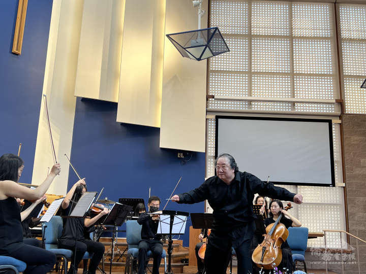 多倫多臺灣室內樂團「午後琴緣」音樂會，音樂總監及指揮王明星團長