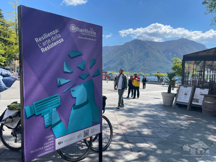 盧加諾市裡多處懸掛或張貼影展海報