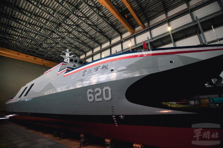 台灣第2艘量產艦「富江軍艦」去年9月下水，龍德造船廠預計今年6月交船海軍。（軍聞社）