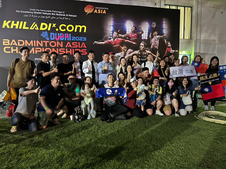 駐杜拜辦事處張總領事治平偕僑胞前往比賽會場為臺灣選手加油打氣