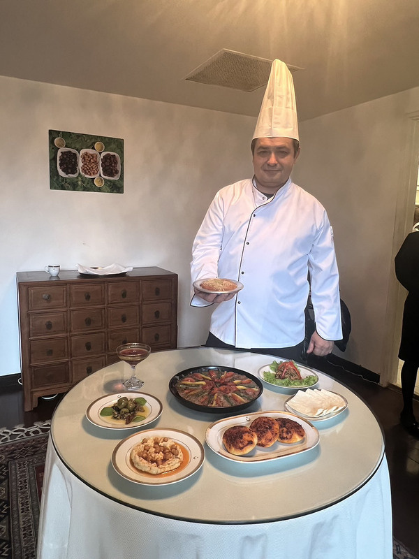 土耳其駐台代表貝定可的廚師表示，要做出道地土耳其料理，多數食材都可在台灣取得，但部分香料仍要從土耳其購買。