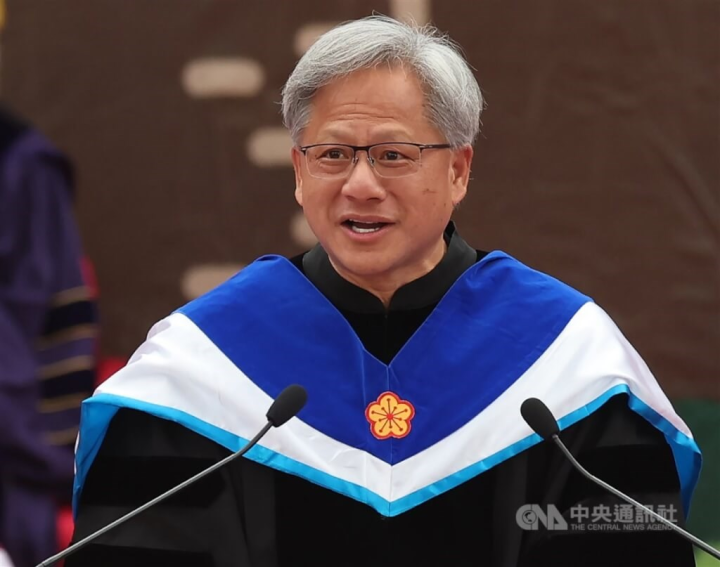 Founder and CEO of Nvidia Corp. Jensen Huang (黃仁勳) addresses a commencement ceremony at National Taiwan University (NTU) in Taipei Saturday. CNA photo May 27, 2023