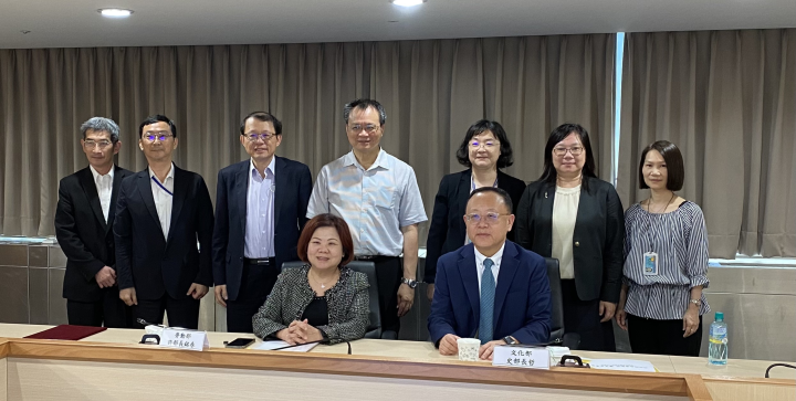勞動部許銘春部長、文化部史哲部長與勞動部職業安全衛生署、勞動關係司、勞動條件及就業平等司、勞動及職業安全衛生研究所、文化部綜合規劃司、藝術發展司、影視及流行音樂產業局等幕僚單位進行交流及討論。
