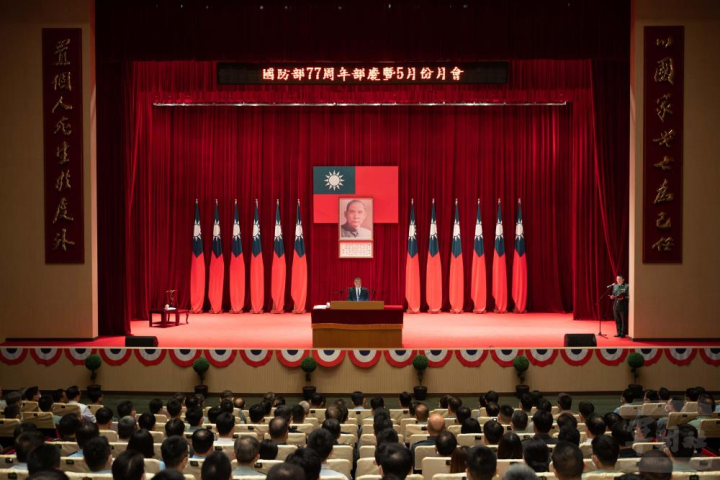 國防部於26日舉行「77周年部慶暨5月份月會」。