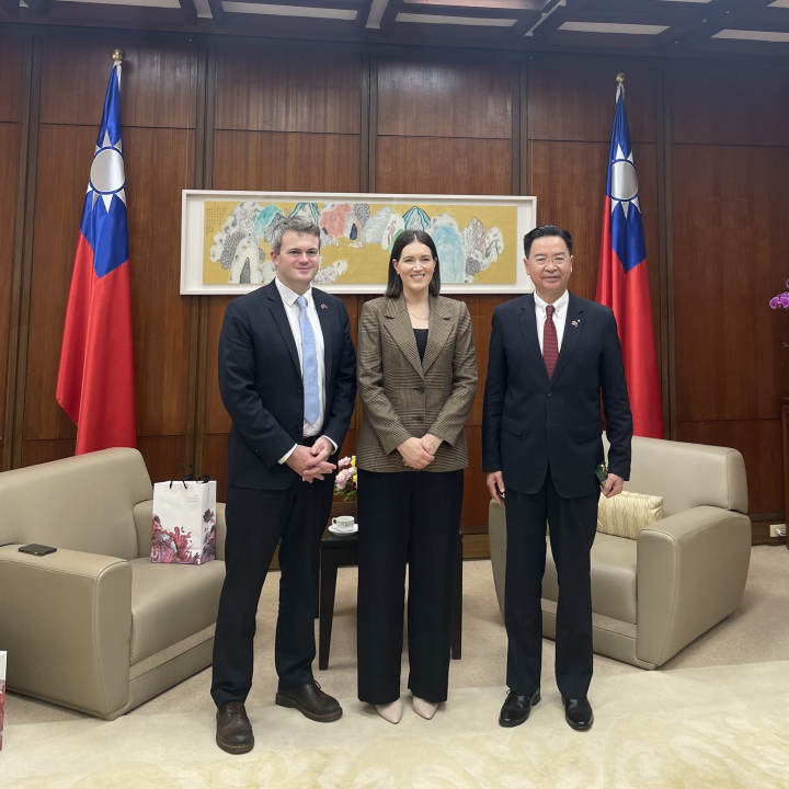New Zealand lawmakers Brooke van Velden and James McDowall visited Foreign Minister Joseph Wu (Resource: facebook.com/brookeACT)