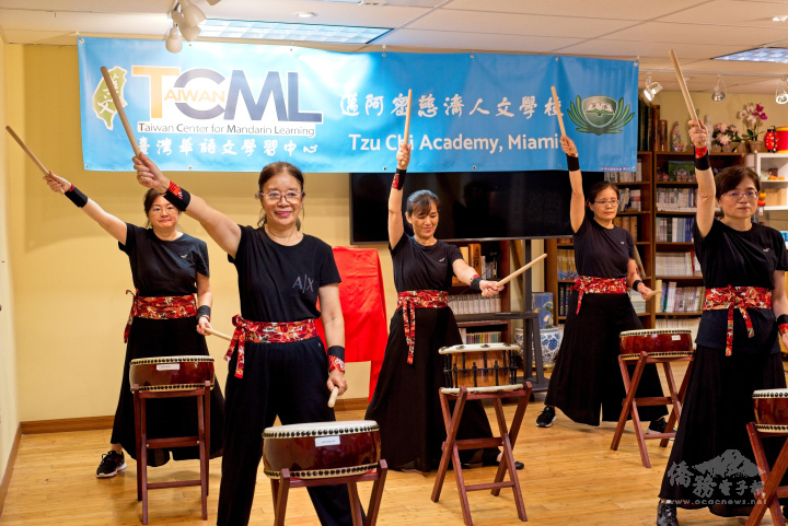 Principal Chang led the Taiko drum performance, astonishing the audience with their impressive skills.