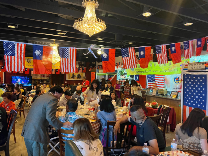 130餘人擠爆現場，觀摩品嚐臺灣美食