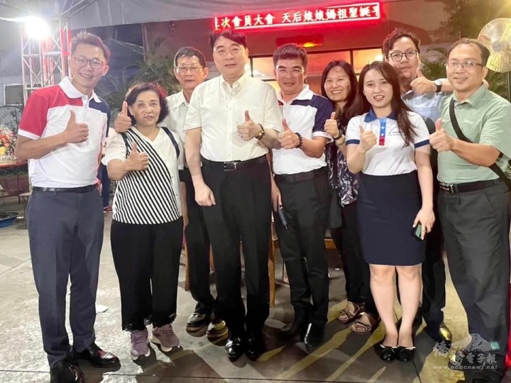 越南新順臺灣商會舉辦會員大會總會長簡智明與新順會長劉佳原及幹部會員合影