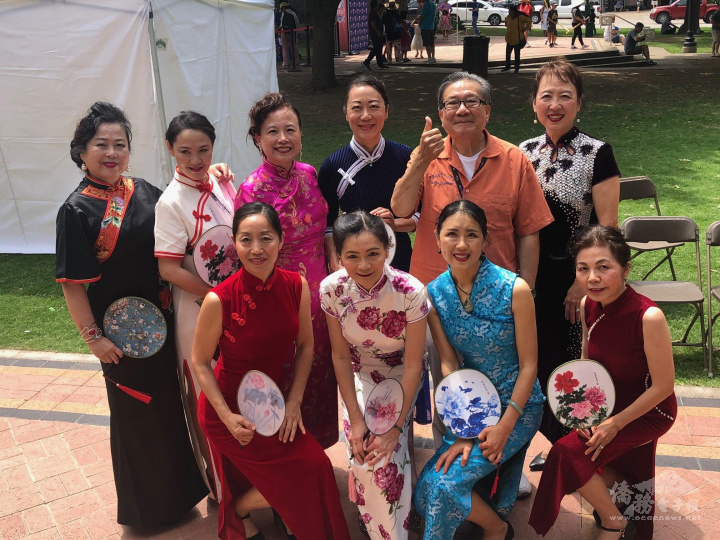 德州帷美團體在亞裔文化節演出旗袍走秀