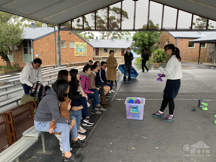 教練陳奕青介紹扯鈴